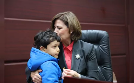 MİNİKLER İLK TEBRİK KARTLARINI  BAŞKAN ÜNLÜCE’YE GÖNDERDİLER