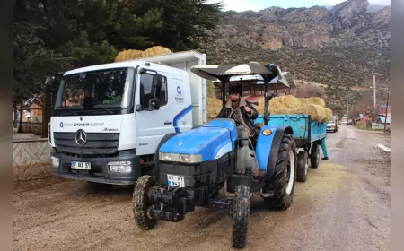 Elmalı Yuva’da saman desteği  afetzedelerin yüzünü güldürdü