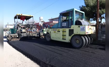 KUMLU’DA ANA CADDELER ASFALTLANIYOR