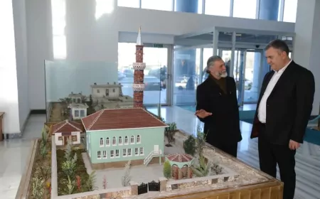 Ressam Basri Uluğ'un Kursiyerlerinden İkinci Karma Resim Sergisi Büyük İlgi Gördü