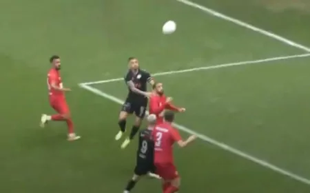 Eskişehirspor taraftarları hakem Berat Osmancıklı'ya oldukça tepkili