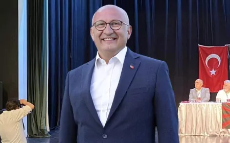 Utku Çakırözer: "Bu kibir ve şatafat düzeni sona erdiğinde, gerçek fetret devri bitecek"