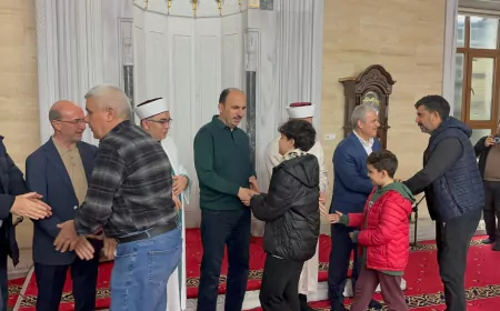 Konya Valisi ve Belediye Başkanları Miraç Kandili'nde Konyalılarla Bir Araya Geldi