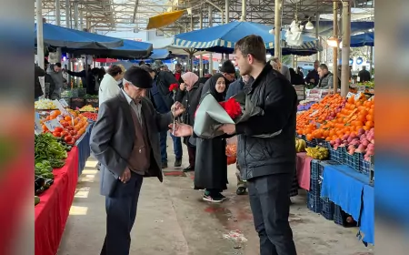 Sakarya Büyükşehir Belediyesi, Miraç Kandili'nde Vatandaşlara Karanfil Dağıttı