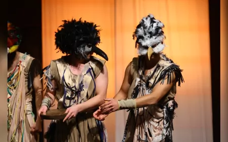 Antalya Büyükşehir Belediyesi Çocuklar İçin Zümrüdüanka Oyunuyla Tatil Coşkusu Sunuyor