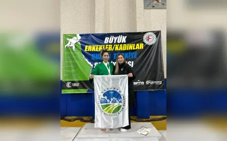 Ece Zurnacı’dan Sakarya’yı Gururlandıran Kuraş Türkiye Şampiyonluğu