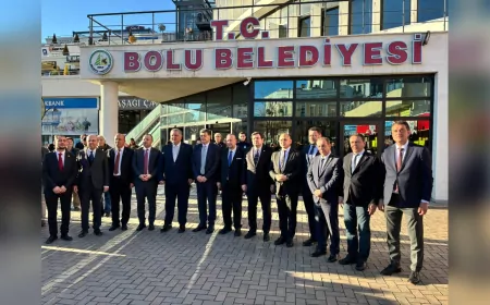 BAŞKAN KÖSE TANJU ÖZCAN’A DESTEK İÇİN BOLU’YA GİTTİ