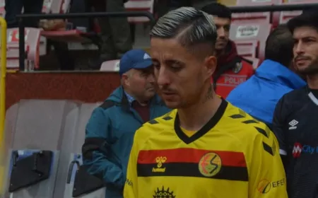 Eskişehirspor yıldız futbolcu ile yollar ayrıldı