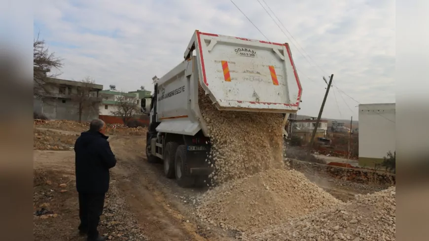 BÜYÜKŞEHİR’DEN BOZOVA VE KARAKÖPRÜ KIRSALINDA YOL ÇALIŞMASI