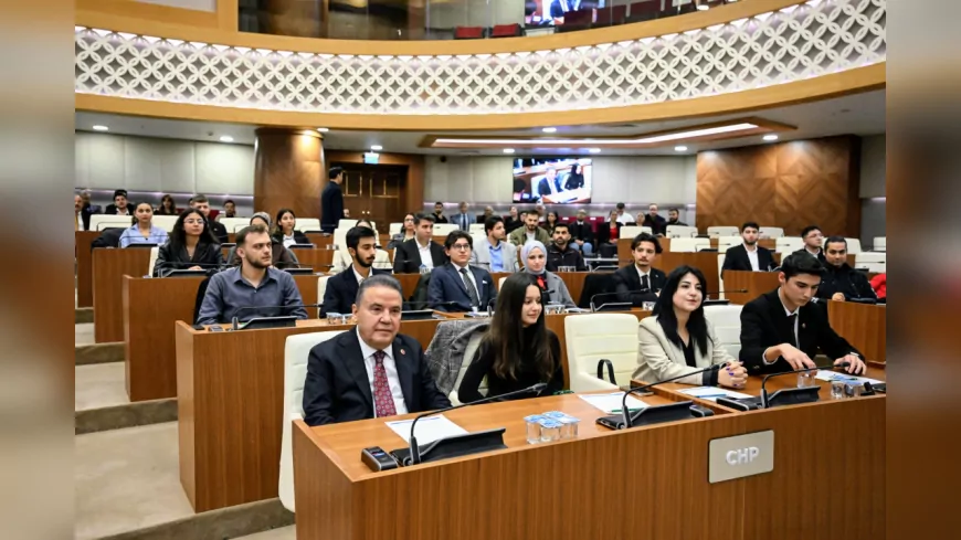 Başkan Böcek’ten gençlere müjde  Antalya Yerel Gençlik Politikası Programı başlıyor