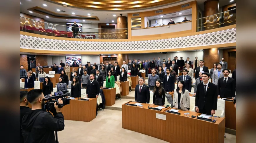 Başkan Böcek’ten gençlere müjde  Antalya Yerel Gençlik Politikası Programı başlıyor