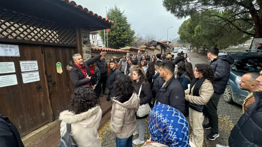Gençler İzmir'i Keşfediyor: Ödemiş ile Başlayan Kültür Turları Devam Ediyor