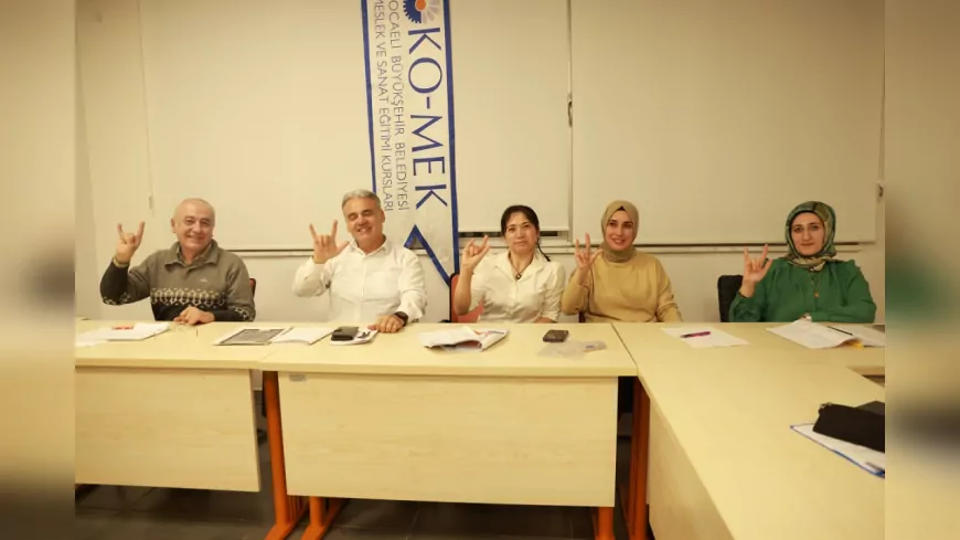 Kocaeli Büyükşehir Belediyesi KO-MEK’te İşaret Dili Eğitimi ve Yeni Yazılım Geliştirme Çalışması