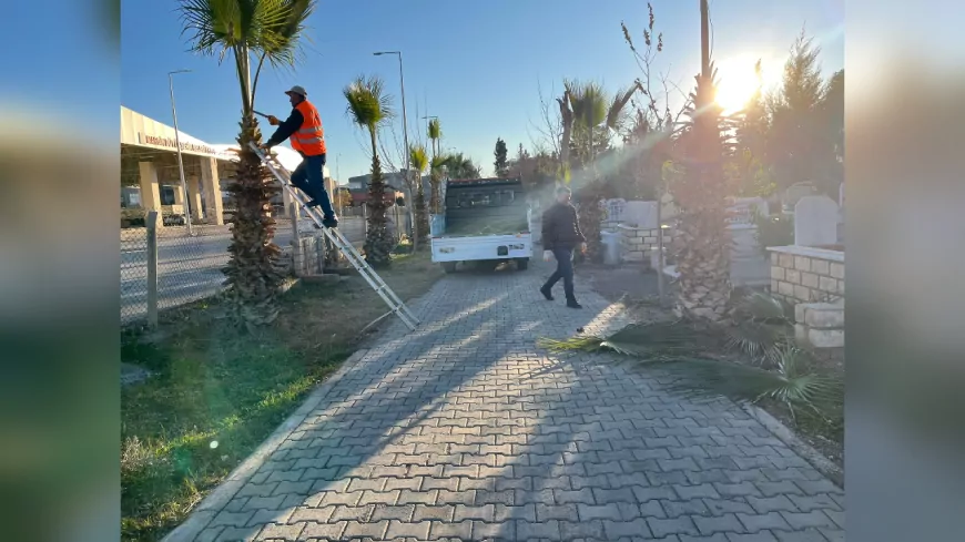 Mardin Büyükşehir Belediyesi Mezarlıklarda Temizlik ve Çevre Düzenleme Çalışmalarına Devam Ediyor