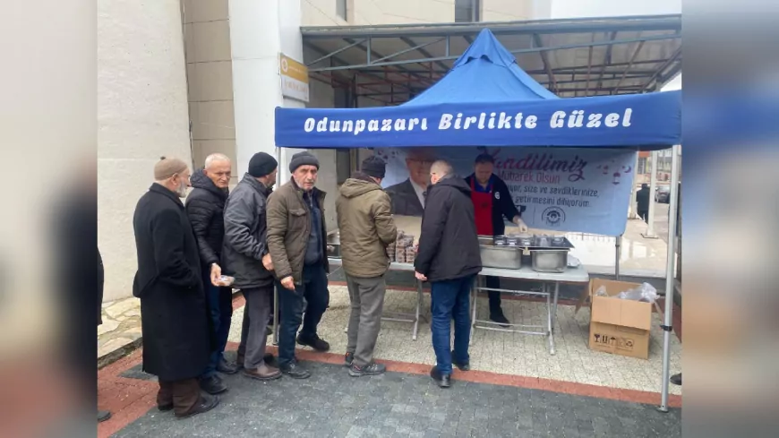 Odunpazarı Belediyesi, Miraç Kandili’nde 10.000 Kişiye Helva İkram Etti