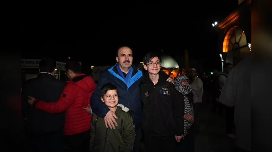 Konya Valisi ve Belediye Başkanları Miraç Kandili'nde Konyalılarla Bir Araya Geldi