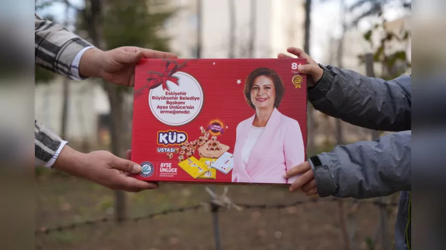 Başkan Ünlüce'den Öğrencilere Karne Hediyesi: Eğlenceli ve Öğretici Oyunlar