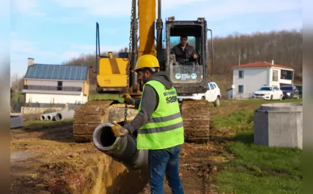 Camili Mahallesi'nde 6 Bin Metrelik Yeni Kanalizasyon Hattının Yüzde 50'si Tamamlandı