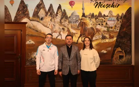 Türkiye Şampiyonu Mustafa Sacit Sümer’den Başkan Rasim Arı’ya Ziyaret