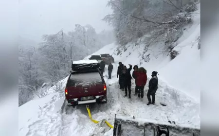 Kocaeli’de Karla Mücadele: 12 Kişi Büyükşehir Ekiplerince Kurtarıldı