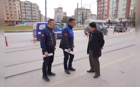 Tepebaşı Zabıta Ekipleri Vatandaşları Çevre Temizliği Konusunda Bilgilendirdi