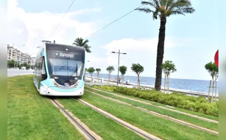 Konak Tramvayı Seferlerine Karataş Yaya Üst Geçidi Düzenlemesi