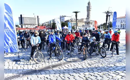 İzmir, Bisikletli Pazar Etkinliğiyle Sporu ve Dayanışmayı Buluşturdu