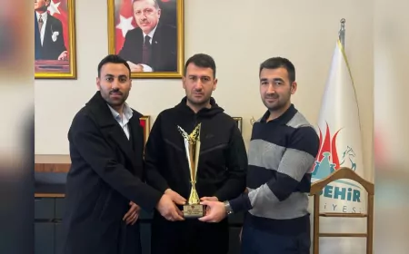 Nevşehir Belediyesi SK Hokey Takımından Türkiye İkincilik Kupası