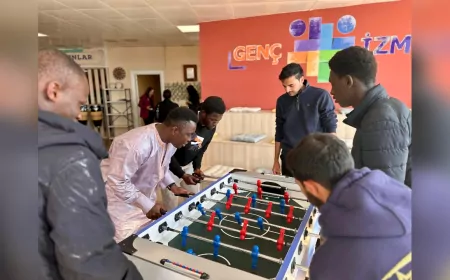 Gambiyalı Öğrenciler İzmir’de Kültürel Buluşmada Bir Araya Geldi