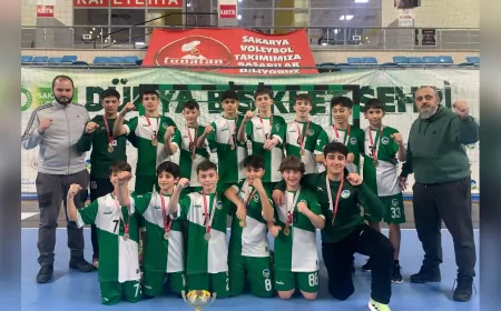 Büyükşehir’in Minikleri Hentbol Şampiyonu Oldu