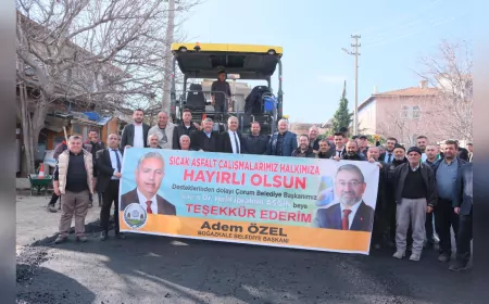 Çorum Belediyesi, İlçelere 61 Bin Ton Mıcır, 40 Bin Ton Asfalt ve 18 Bin Metrekare Parke Taşı Desteği Sağladı