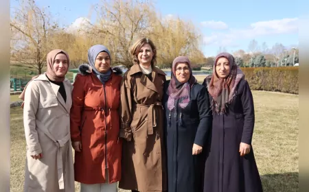 Eskişehir Büyükşehir Belediye Başkanı Ayşe Ünlüce, Sarıcakayalı Kadınlarla Bir Araya Geldi