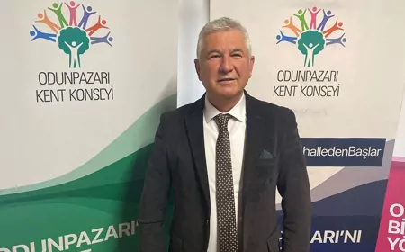 Eskişehir'de O Mahallenin  Uygun Bir Sokağa Taşınması Lazım!