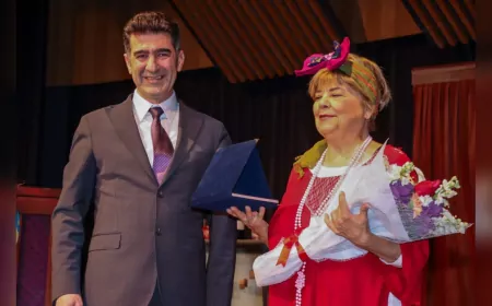 'Tatlı Kaçık' Tiyatro Oyunu Yalova'da Büyük Beğeni Topladı