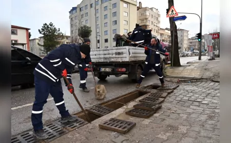 Yalova Belediyesi Mazgal Temizlik Çalışmalarına Devam Ediyor