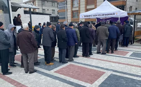 AK Parti Eskişehir Kadın Kolları'ndan Berat Kandili İkramı