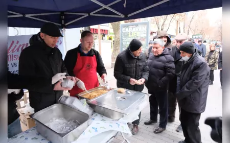 Odunpazarı Belediyesi, Berat Kandili'nde Vatandaşlara Helva İkram Etti
