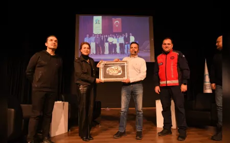 Nasuh Mahruki Balıkesir’de Deprem Güvenliği Konusunda Konuştu