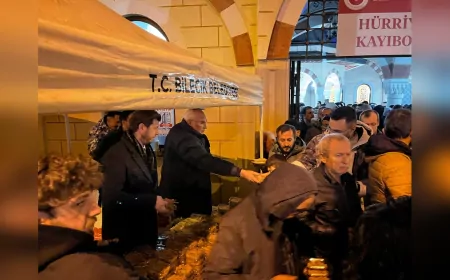 Bilecik Belediyesi’nden Berat Kandili’nde Vatandaşlara Helva İkramı