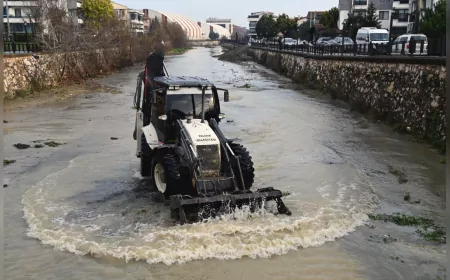 Yalova Belediyesi'nden Adnan Menderes Mahallesi'nde Temizlik Çalışmaları