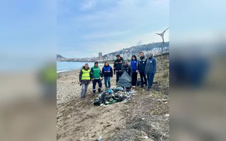 Giresun Belediyesi’nden Sahil Temizliği: 42. ve 47. Gönüllü Alay Ruhu ile Atıklarla Mücadele