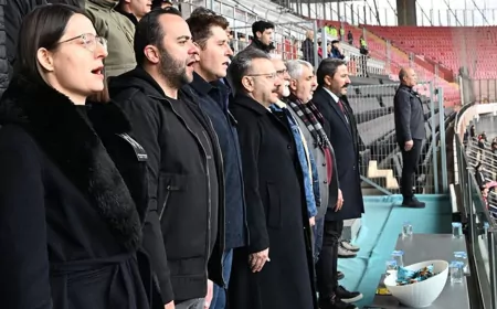 Vali Hüseyin Aksoy’dan Eskişehirspor’a Destek