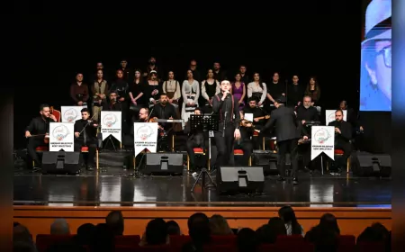 Kırşehir Belediyesi Kent Orkestrası'ndan Anadolu Rock'a Muhteşem Anma Konseri