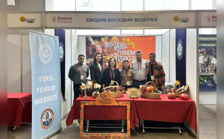 Eskişehir Büyükşehir Belediyesi'nin Yerel Tohum Standı Bornova’da Yoğun İlgi Gördü