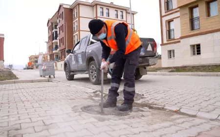 Elazığ Belediyesi, Kış Aylarında da İlaçlama Çalışmalarını Aksatmadan Sürdürüyor