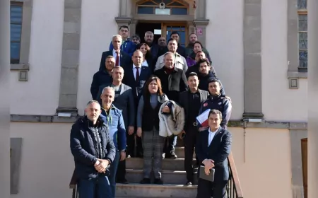 Balıkesir Büyükşehir Belediyesi, Muhtarlarla Buluşarak Mahalle Mahalle Dinliyor