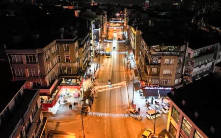 Bursa Caddeleri Ramazan Ayı İçin Işıklandırıldı