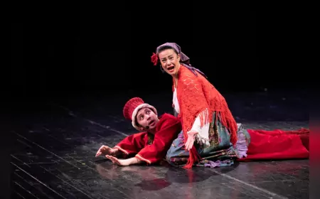 İzmir Şehir Tiyatroları’ndan Kahkaha Dolu Bir Hiciv: "Demokrasi Gemisi" Prömiyer Yaptı