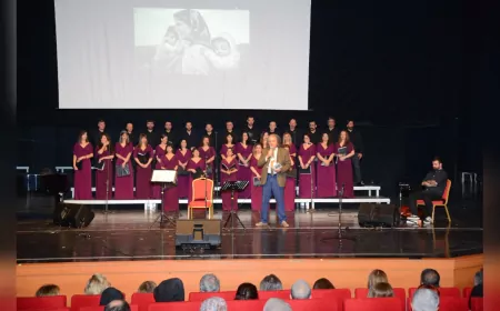 Ruhi Su Dostlar Korosu Konseri Büyük Beğeni Topladı