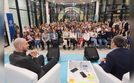 Fenomen Cem Özkök, İzmit Milli İrade Meydanı’nda Sevenleriyle Buluştu